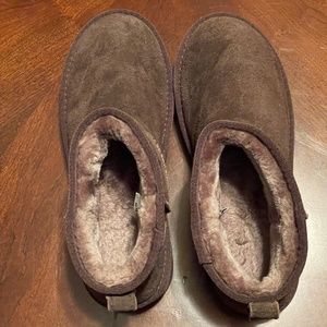 Cozy brown ankle boots